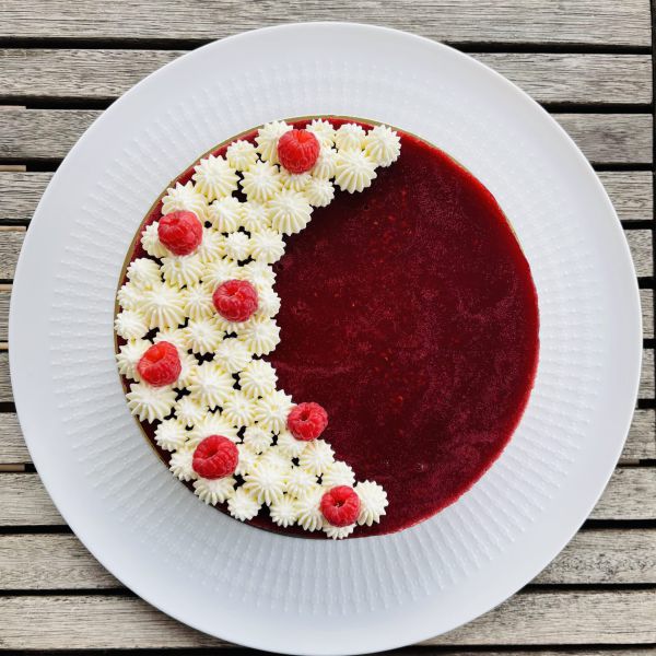 Himbeer Cheesecake Käsekuchen mit Himbeeren und Fruchtspiegel